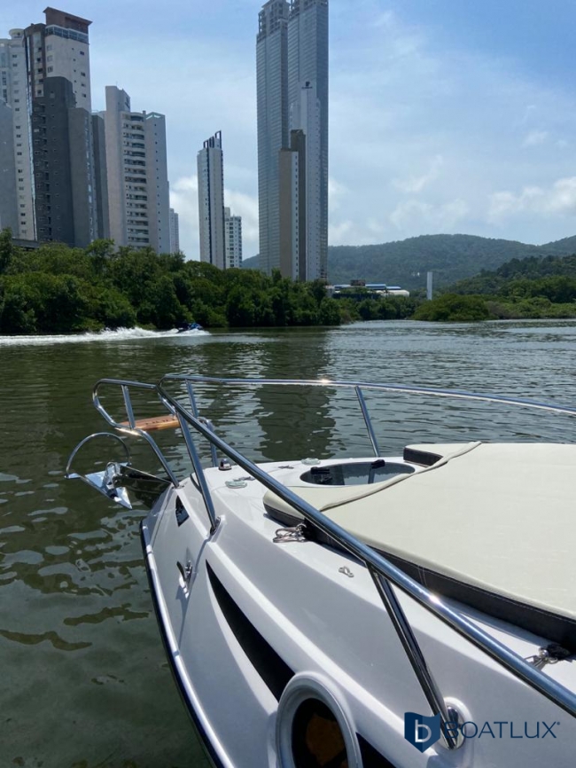 Foto embarcação